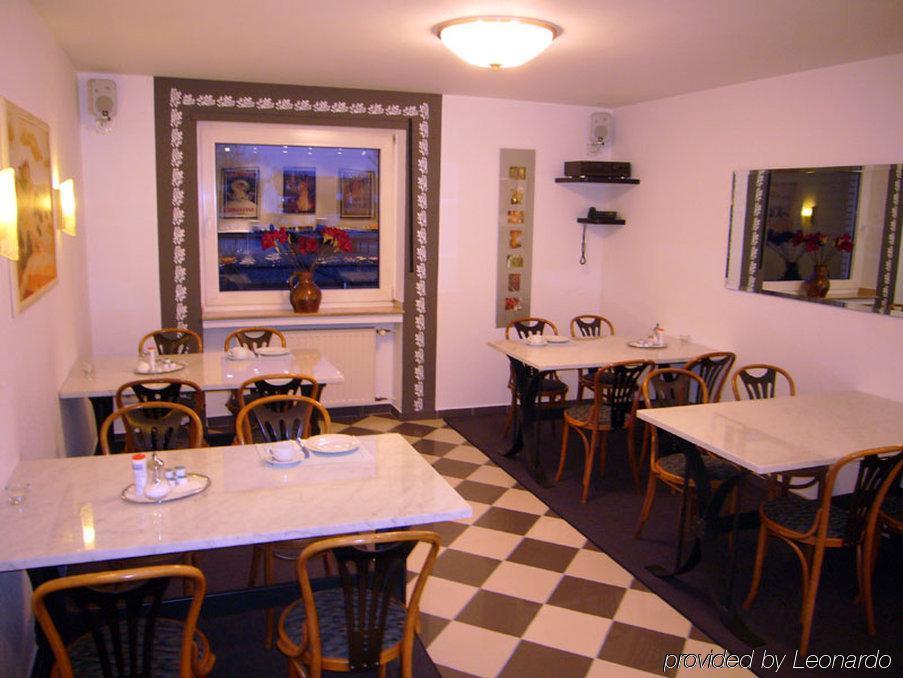 Hotel Alt Buettgen Карст Экстерьер фото