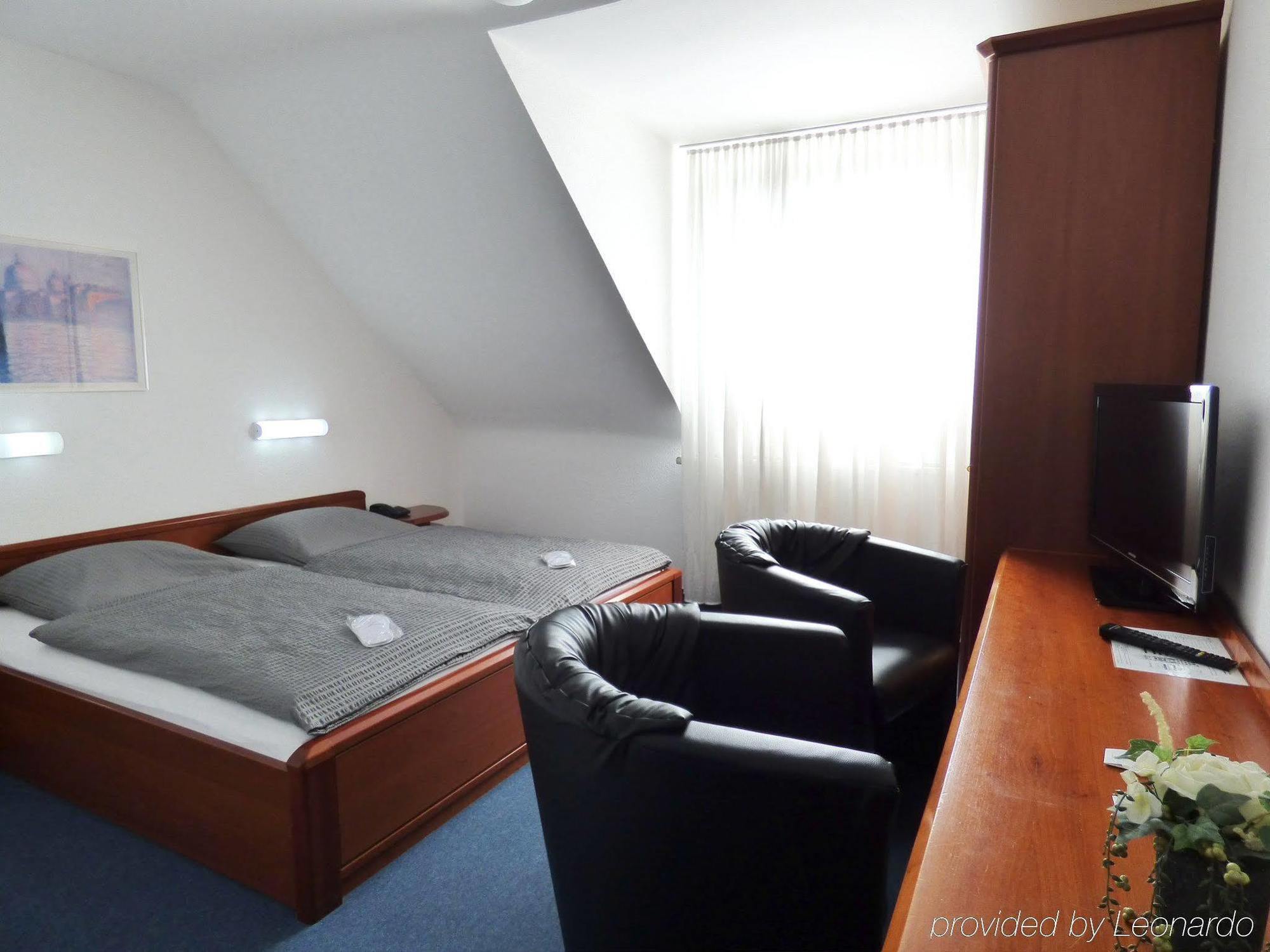 Hotel Alt Buettgen Карст Экстерьер фото
