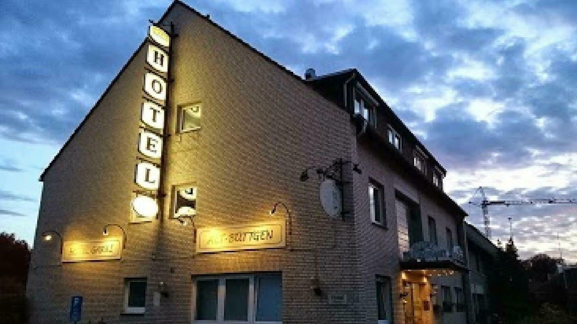 Hotel Alt Buettgen Карст Экстерьер фото